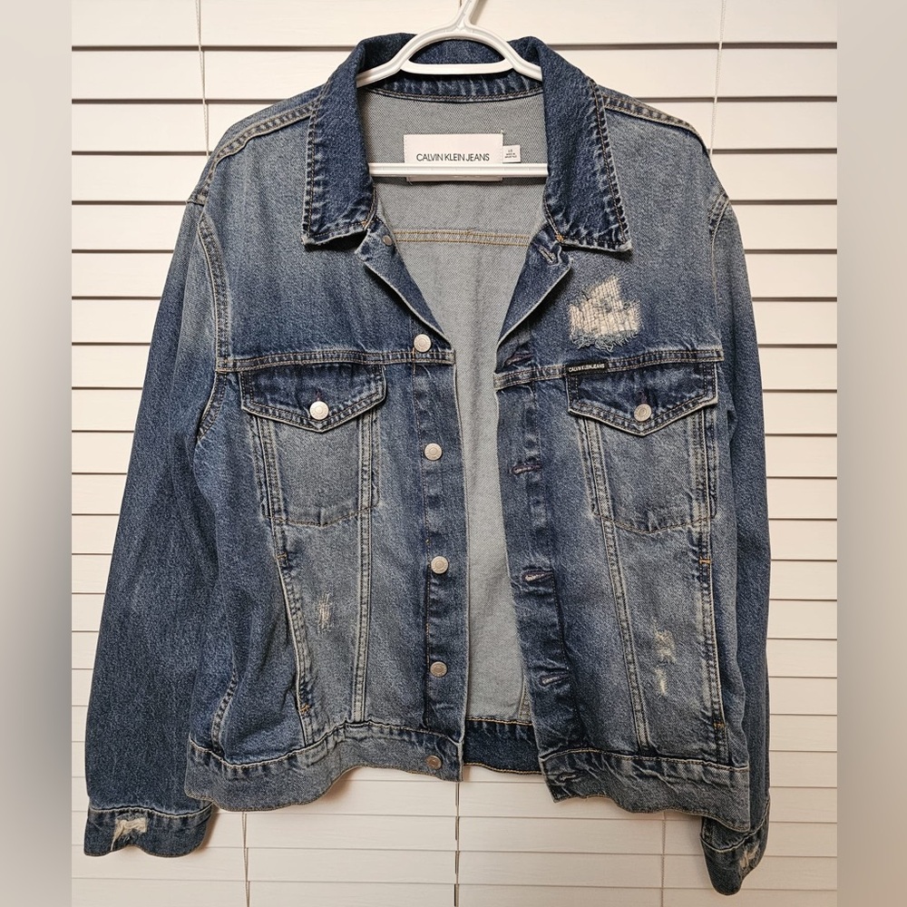 NWOT Calvin Klein Distressed Denim Trucker Jacket Men, Size Large